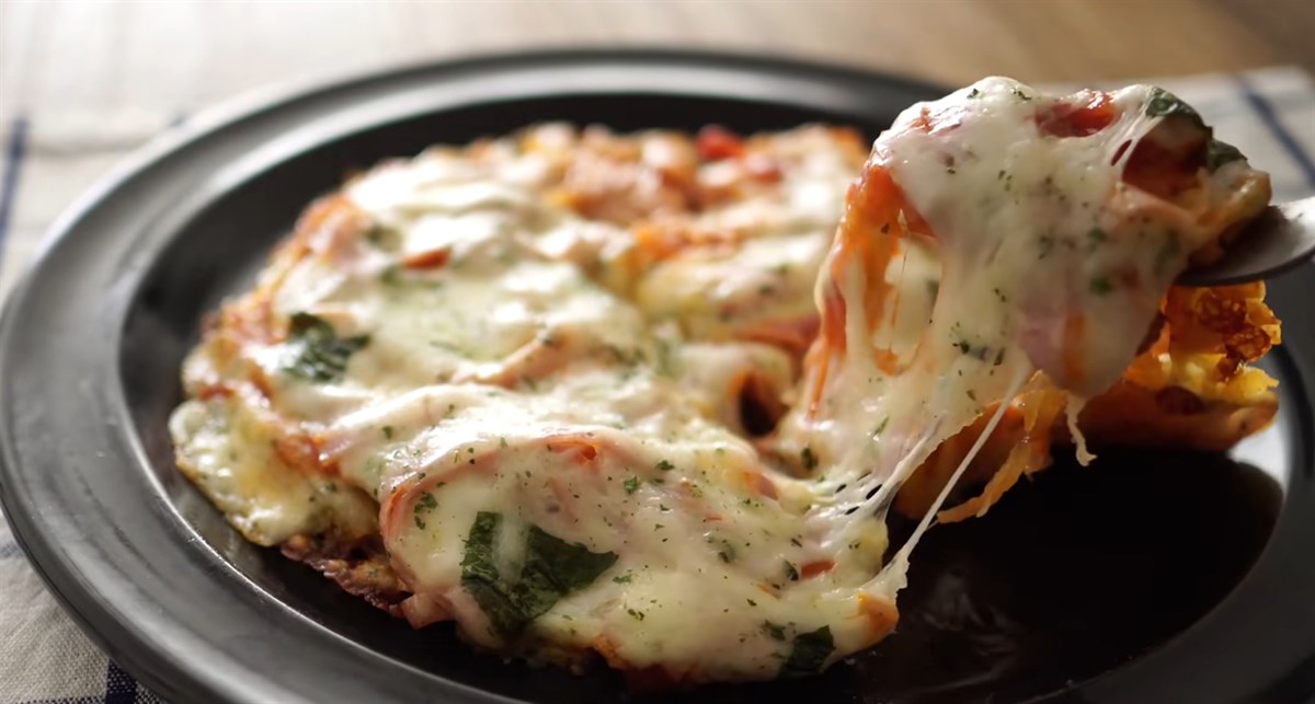 Bánh pizza bằng khoai tây không cần lò nướng