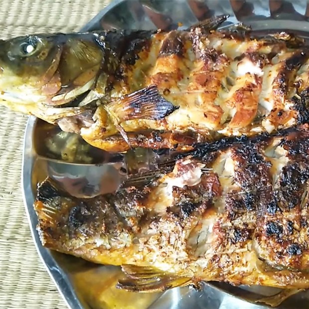 3 cách làm cá chép nướng giấy bạc, riềng mẻ và muối ớt ngon hấp dẫn