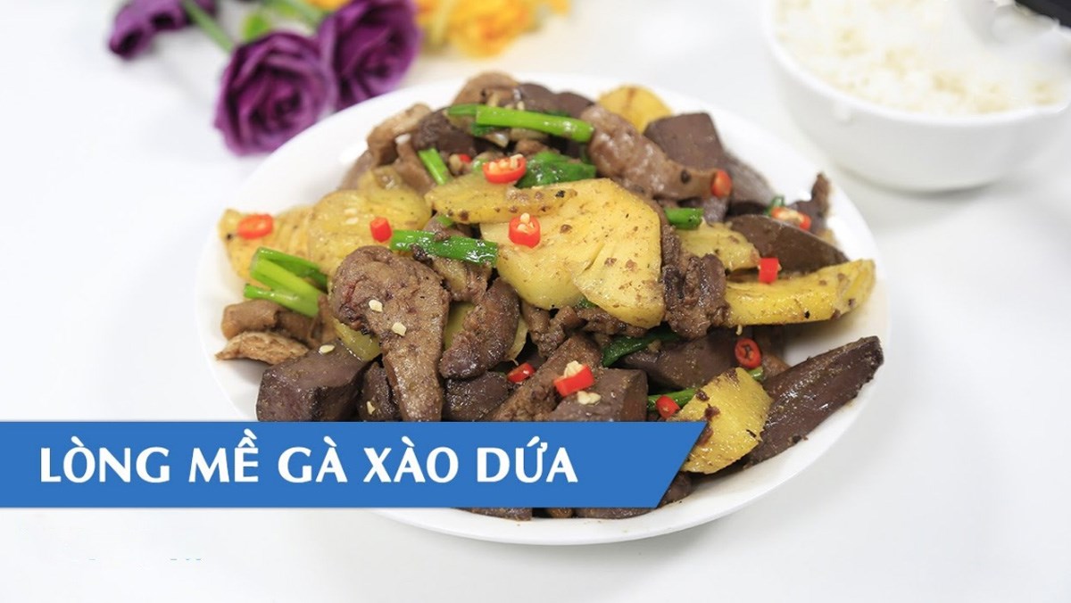 Lòng mề gà xào dứa (thơm)