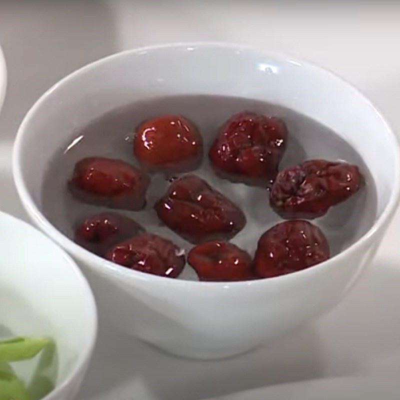 Bước 2 Sơ chế nguyên liệu khác Giò hầm đậu nành