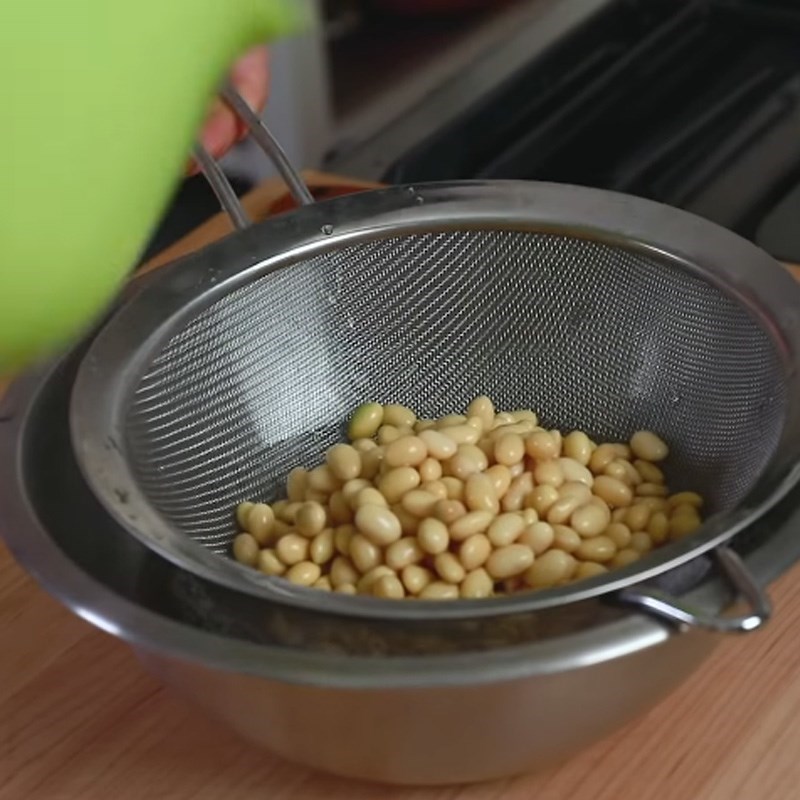 Bước 2 Sơ chế nguyên liệu khác Giò hầm đậu nành