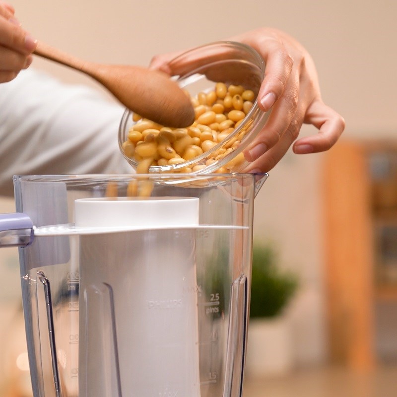 Bước 3 Xay đậu nành Giò hầm đậu nành