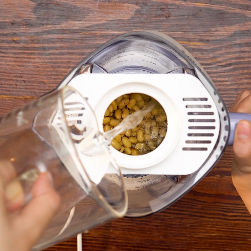 Bước 3 Xay đậu nành Giò hầm đậu nành