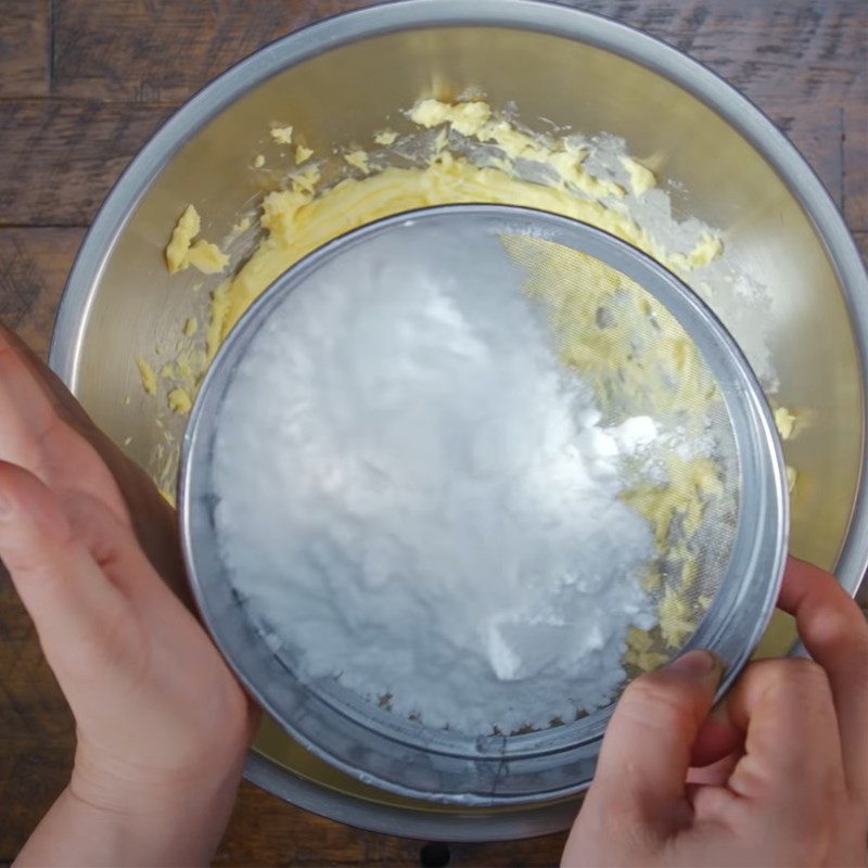 Bước 1 Đánh bông bơ Bánh bông lan hạnh nhân