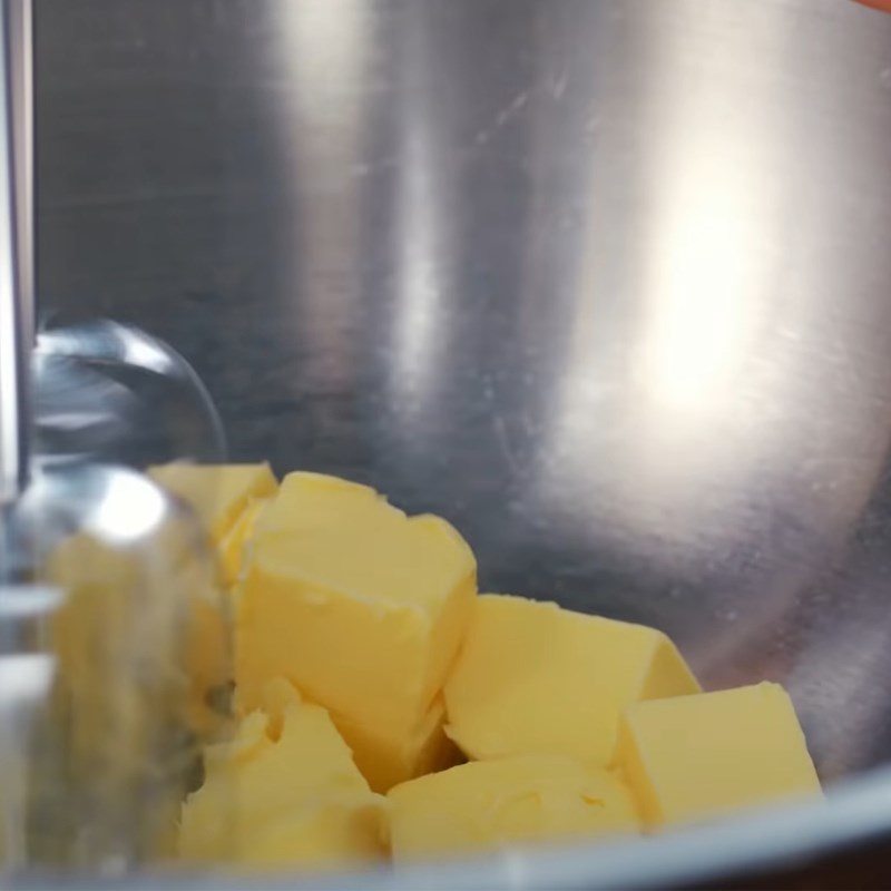 Bước 1 Đánh bông bơ Bánh bông lan hạnh nhân