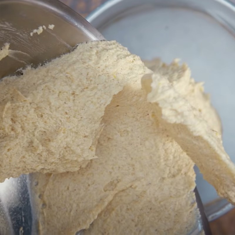 Bước 4 Đổ khuôn Bánh bông lan hạnh nhân