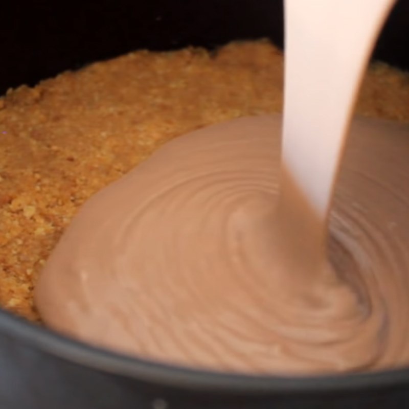 Bước 6 Đổ khuôn Cheesecake milo