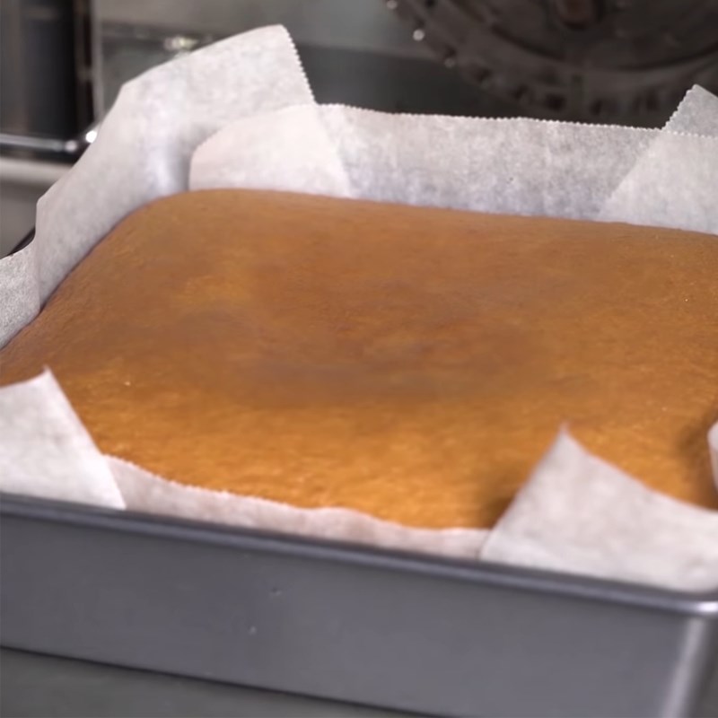 Bước 5 Làm lớp bánh màu vàng Bánh mút rửa chén