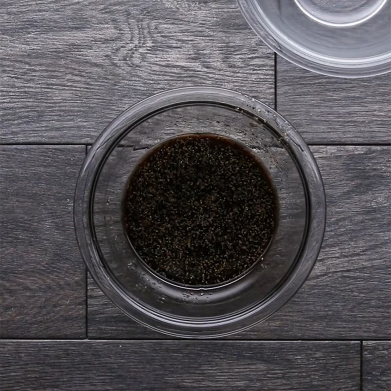 Bước 1 Làm sốt trộn Salad đào nướng