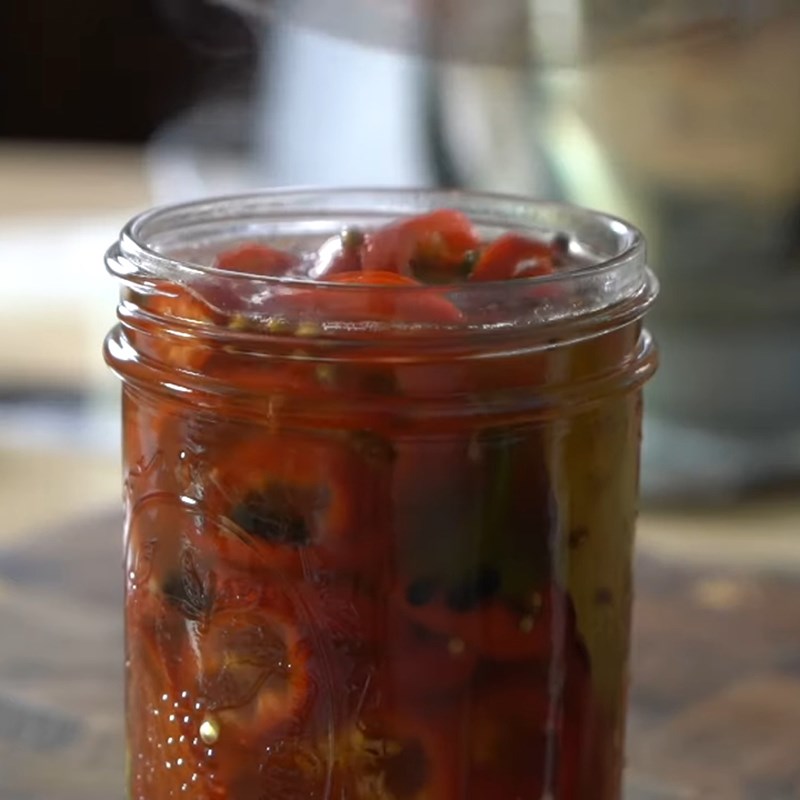 Bước 2 Nấu hỗn hợp giấm táo Salad đào sốt cay