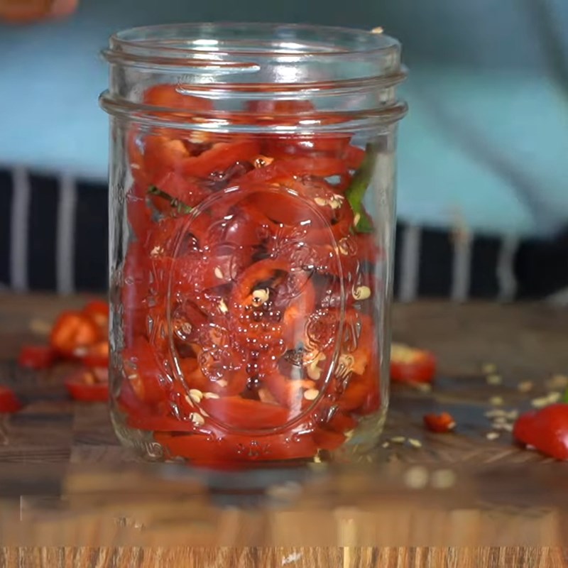 Bước 2 Nấu hỗn hợp giấm táo Salad đào sốt cay