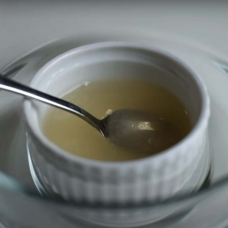 Bước 1 Ngâm gelatin Pudding Milo