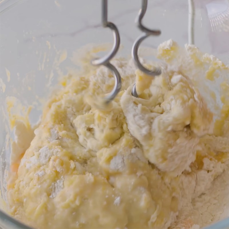 Bước 2 Nhào bột bánh Bánh mì sữa bắp Nhật Bản