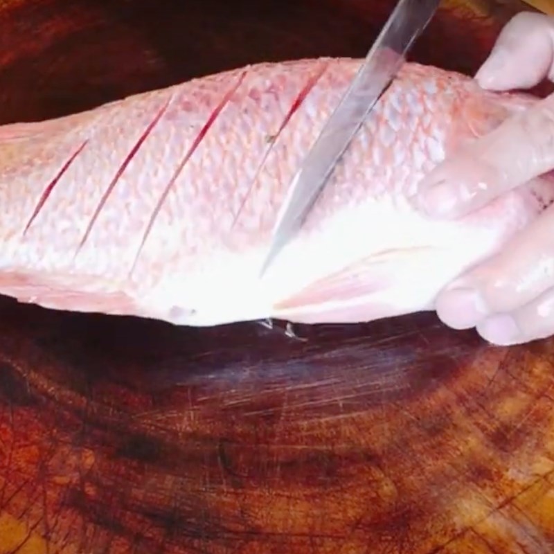 Bước 1 Sơ chế cá Cá diêu hồng nướng muối ớt