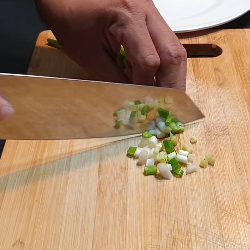 Bước 2 Sơ chế các nguyên liệu khác Bắp cải cuộn đậu hũ kho tiêu