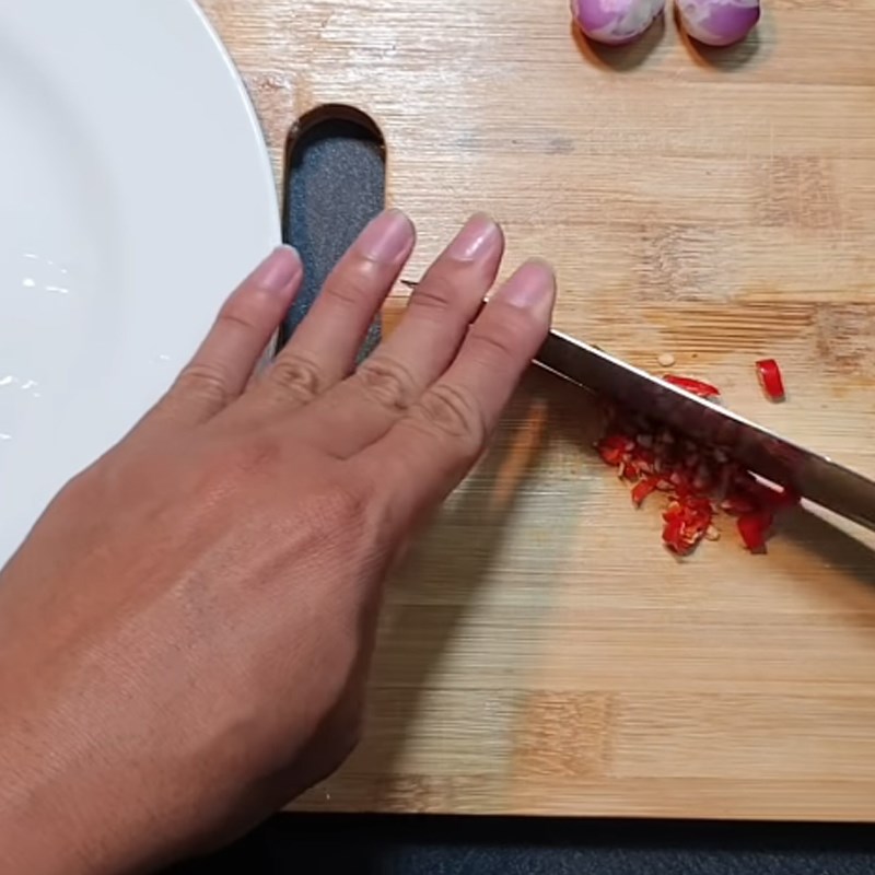 Bước 2 Sơ chế các nguyên liệu khác Bắp cải cuộn đậu hũ kho tiêu