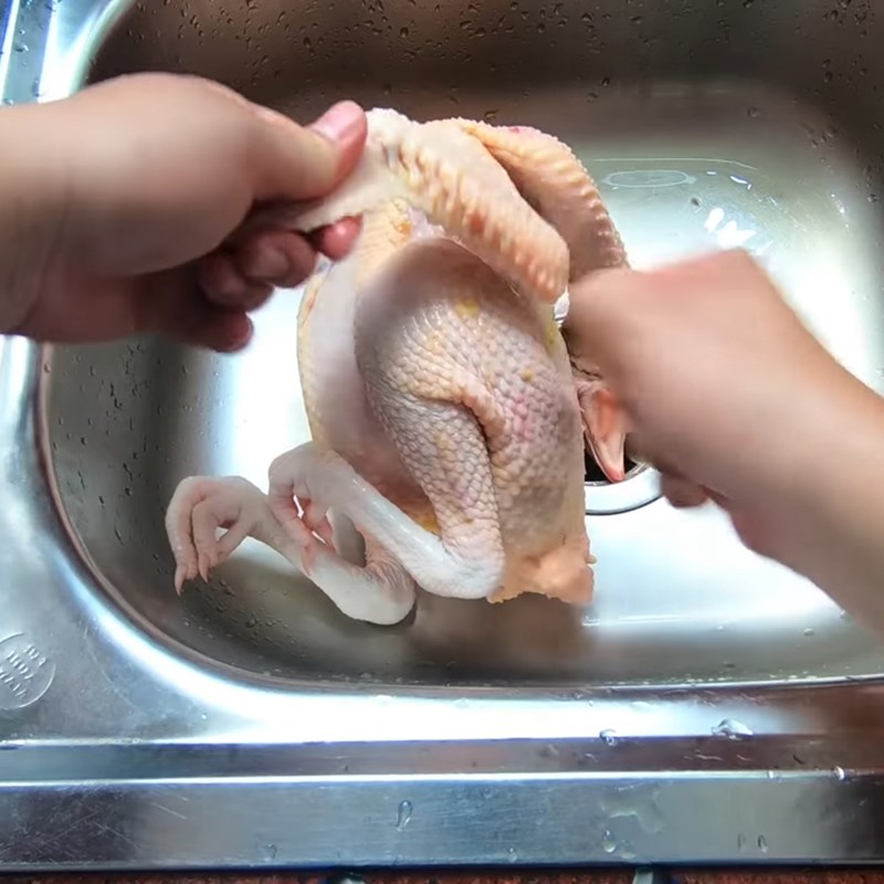 Bước 1 Sơ chế thịt gà Cách ướp gà nướng than củi