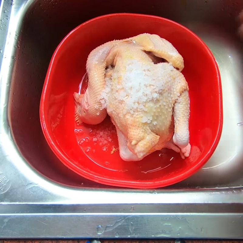 Bước 1 Sơ chế thịt gà Cách ướp gà nướng than củi