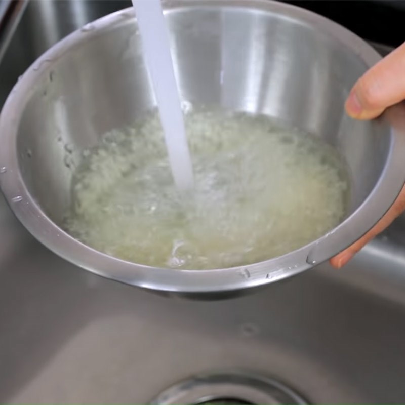 Cách 1 Sơ chế vật liệu Gà hầm sâm