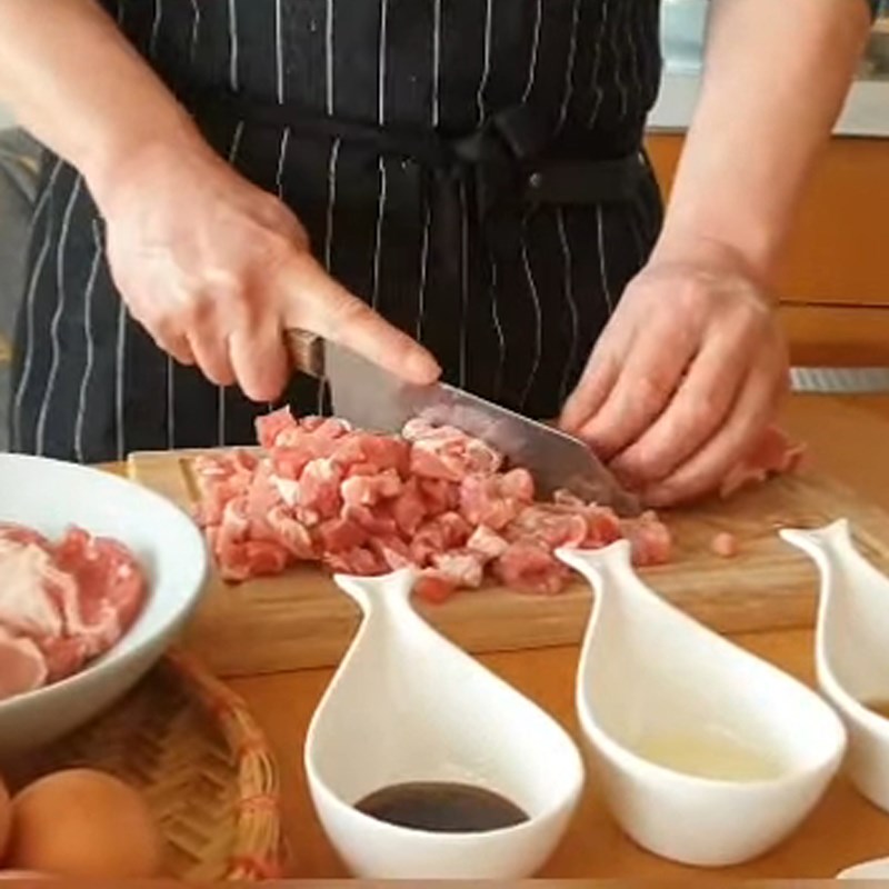 Bước 3 Sơ chế nguyên liệu nhân bánh Bánh bao nhân thịt miến