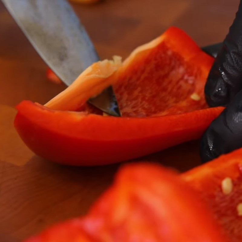 Bước 1 Sơ chế ớt chuông Ớt chuông nướng phô mai