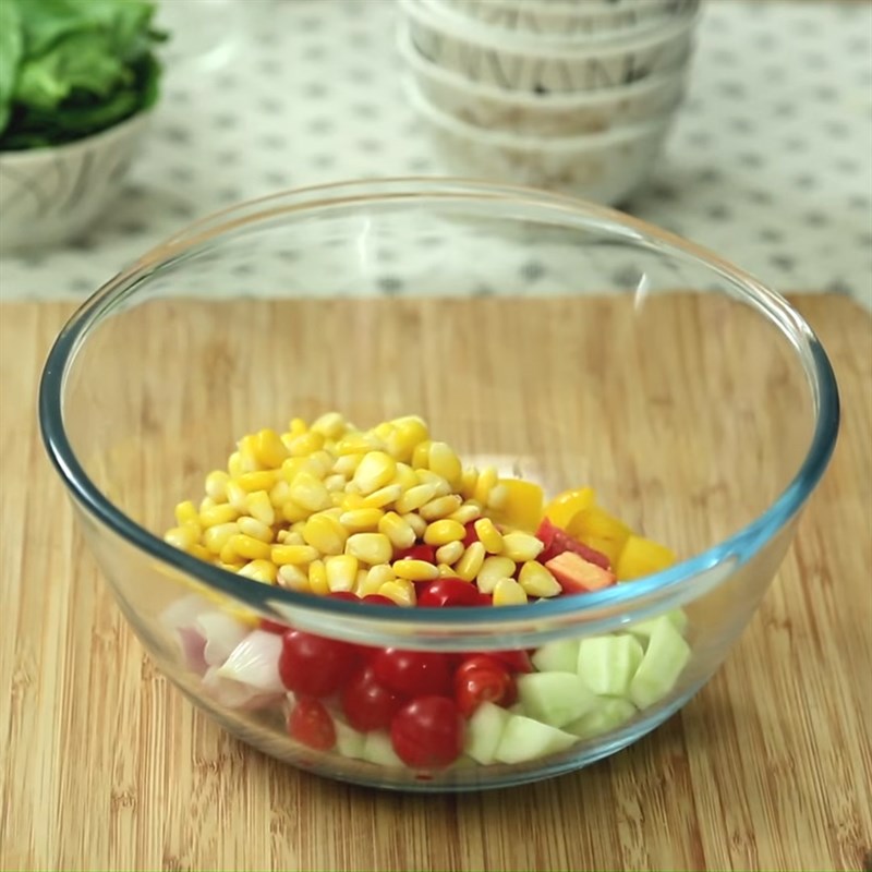 Bước 2 Trộn các loại rau củ Salad rau bina bắp