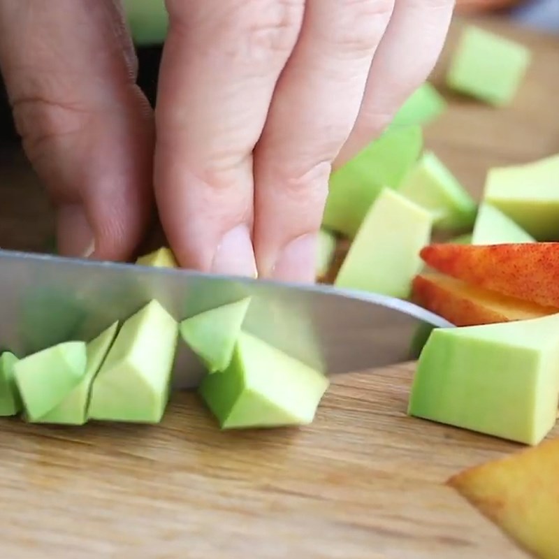 Bước 3 Sơ chế các nguyên liệu Salad đào rau bina