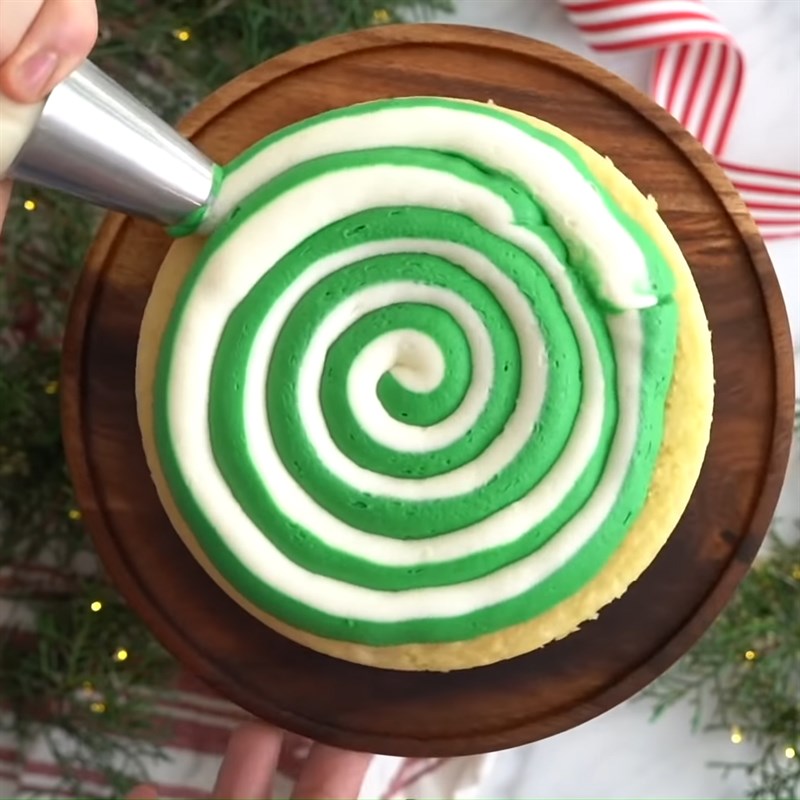 Bước 7 Trang trí bánh Bánh bông lan cây thông noel