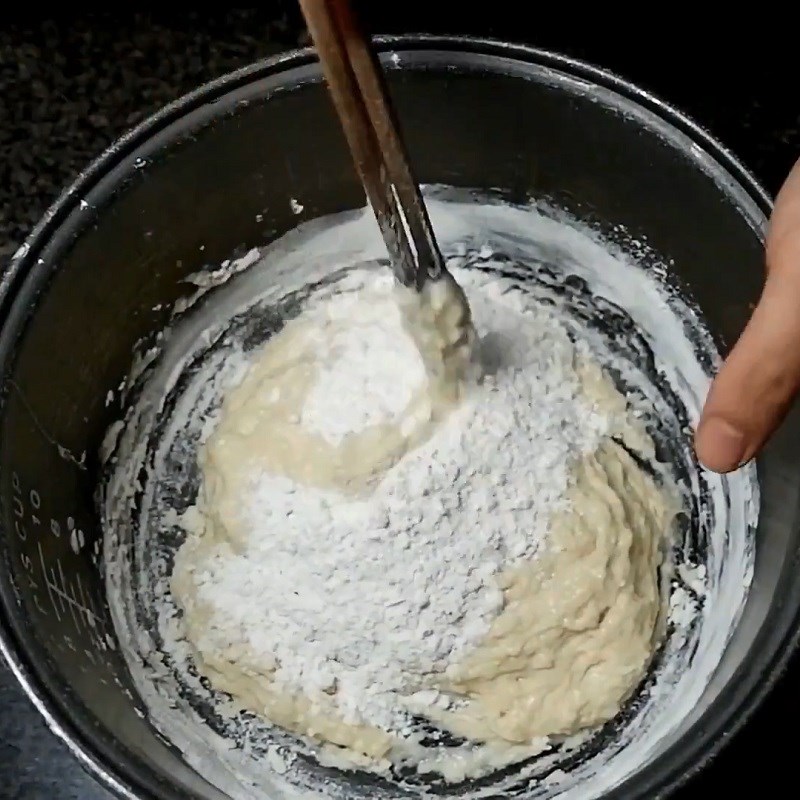Bước 1 Trộn bột bánh Bánh tiêu kẹp xôi mỡ hành