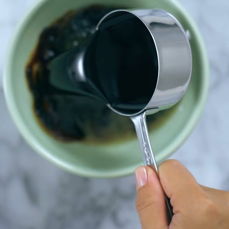 Bước 2 Trộn hỗn hợp nước sốt Ponzu sauce