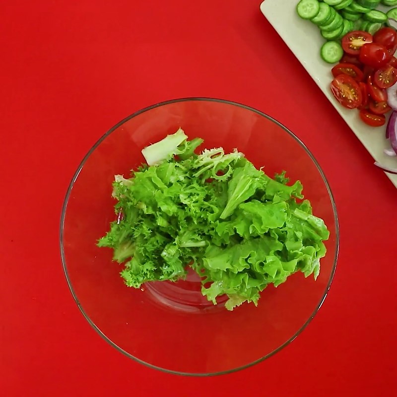 Bước 5 Trộn salad Salad  cá hồi dầu giấm