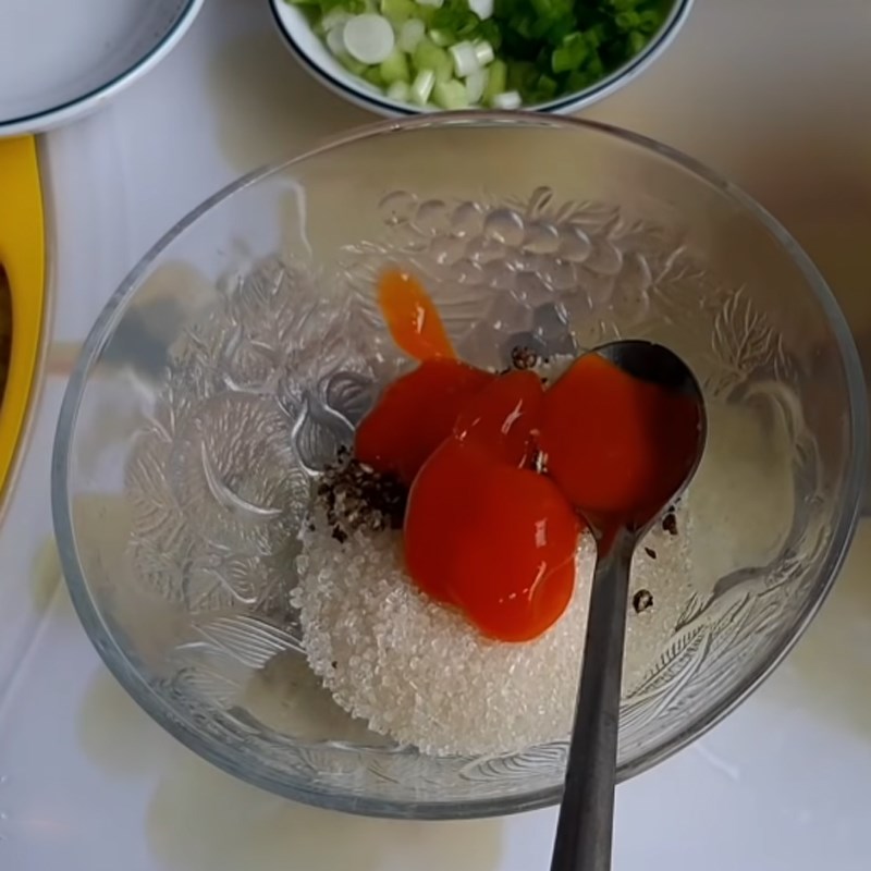 Bước 2 Trộn sốt kho Bắp cải kho tiêu