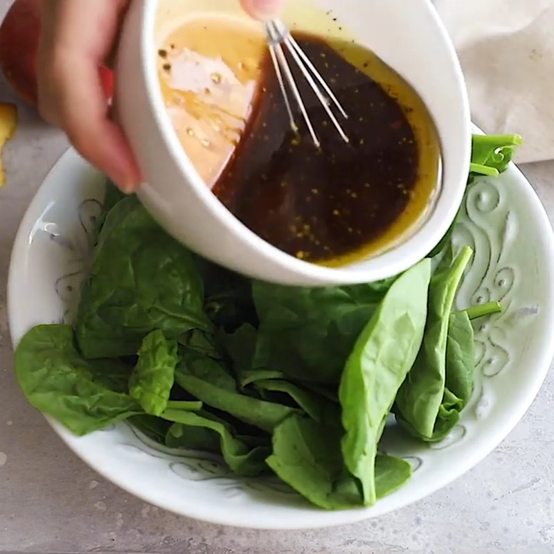 Bước 4 Trộn salad Salad đào rau bina