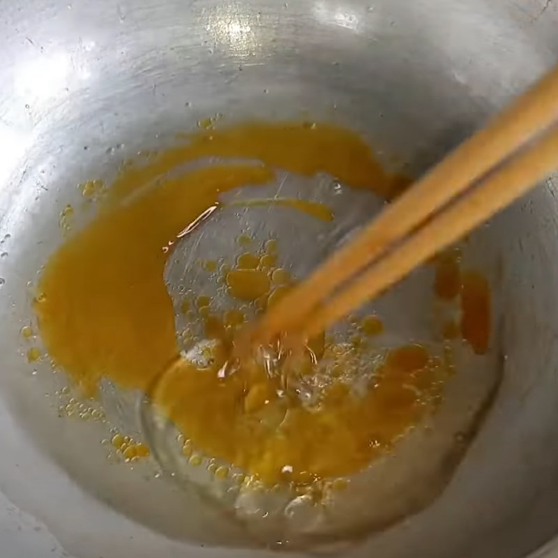 Bước 3 Xào sốt kho Bắp cải kho tiêu