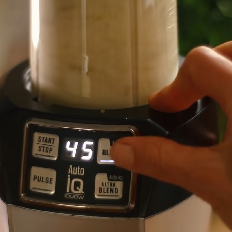 Bước 4 Xay nhuyễn hỗn hợp súp Súp tỏi kiểu Ý