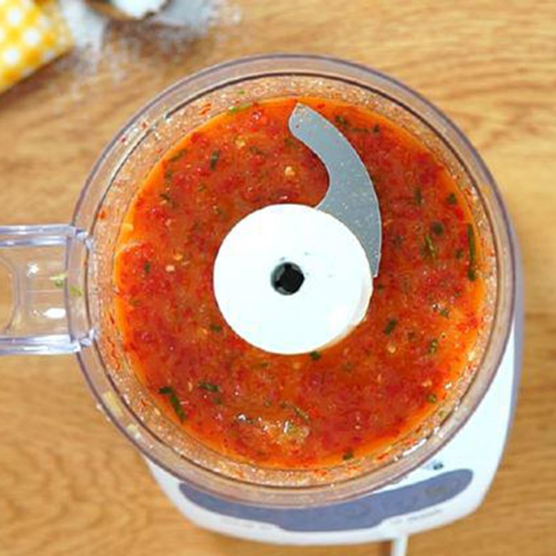 Bước 3 Xay sốt ớt Salad đào sốt cay
