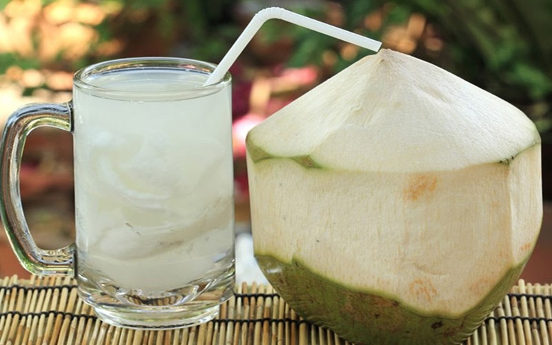 nước dừa tươi cung ứng dưỡng chất