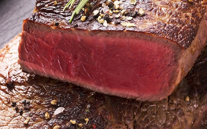 Tái (Rare) steak