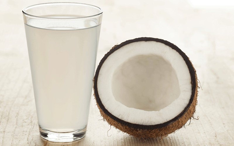 nước dừa góp phòng oxy hóa