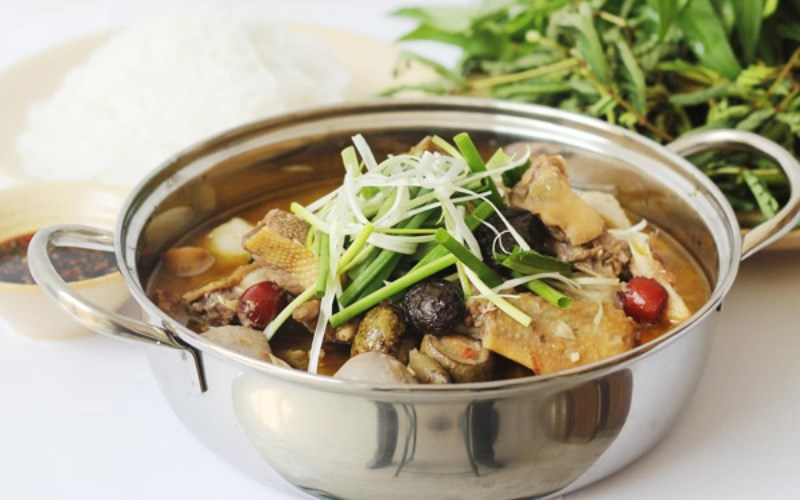 Thịt ngan om sấu