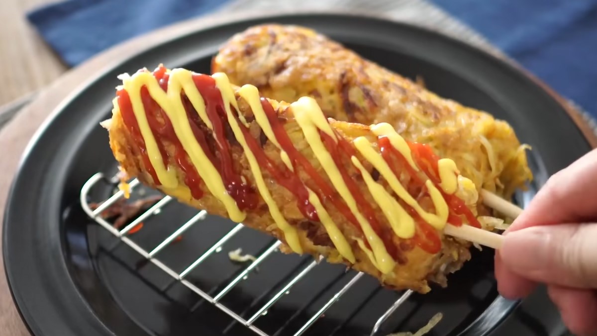 Cách làm bánh hotdog khoai tây chiên giòn thơm ngon cực hấp dẫn