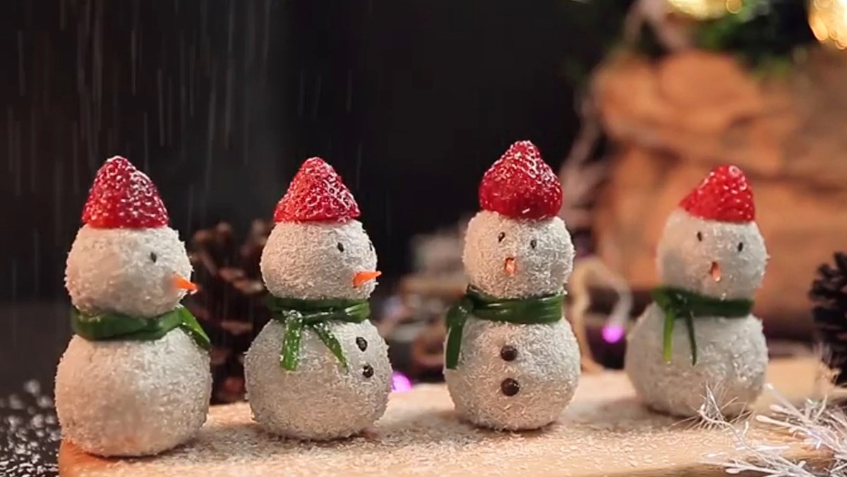Cách làm bánh Noel hình người tuyết từ khoai môn cho ngày lễ Giáng ...