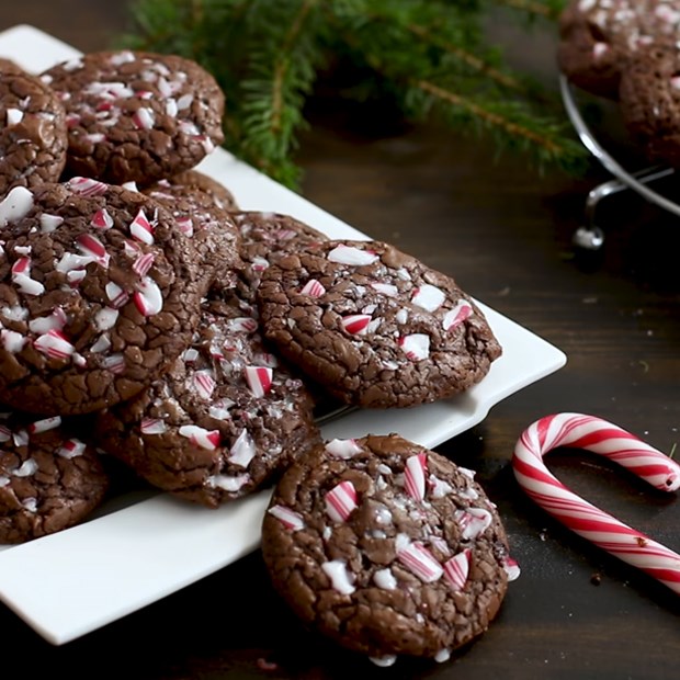 Cách làm bánh quy socola candy cane đơn giản ngon tuyệt cho lễ Giáng Sinh