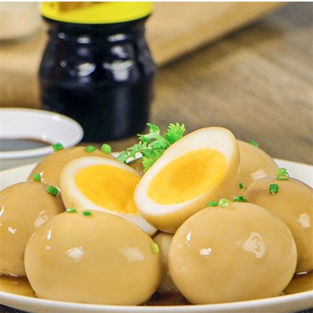Cách làm trứng kho nước tương (xì dầu) hấp dẫn, hao cơm cho gia đình