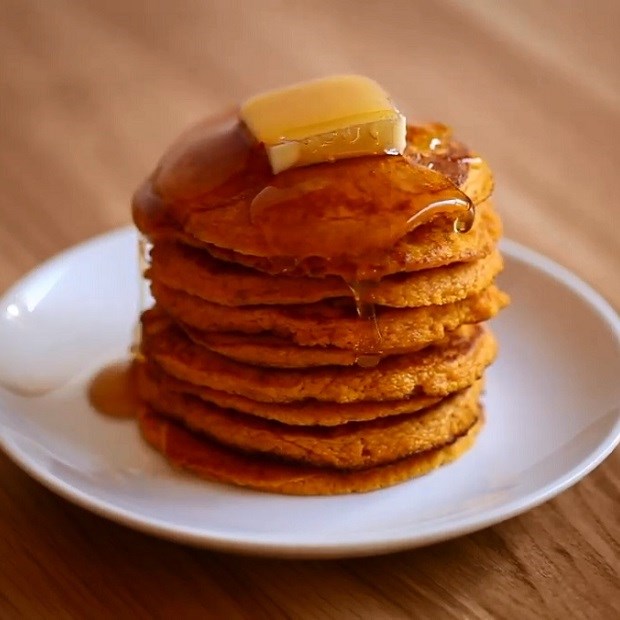 Cách làm pancake khoai lang thơm ngon hấp dẫn đơn giản cho bữa sáng