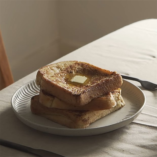 Cách làm món bánh mì chiên trứng sữa French toast thơm ngon cho bữa sáng