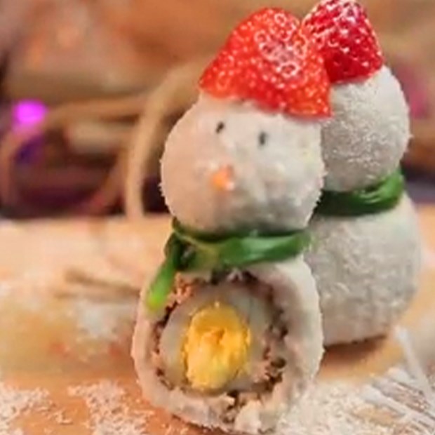 Cách làm bánh Noel hình người tuyết từ khoai môn cho ngày lễ Giáng Sinh