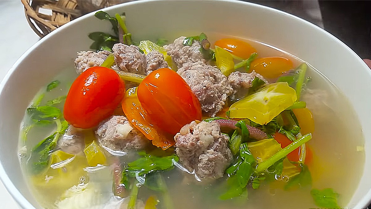 Canh thịt bò nấu khế