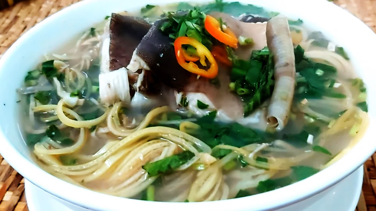 Canh chua cá đuối bắp chuối