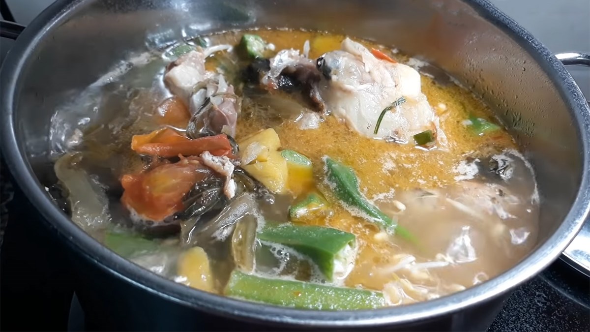 Canh chua đầu cá mè